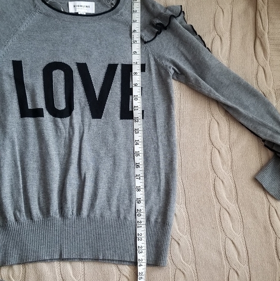 Love sweater with decorative ruffle - Picture 6 of 6